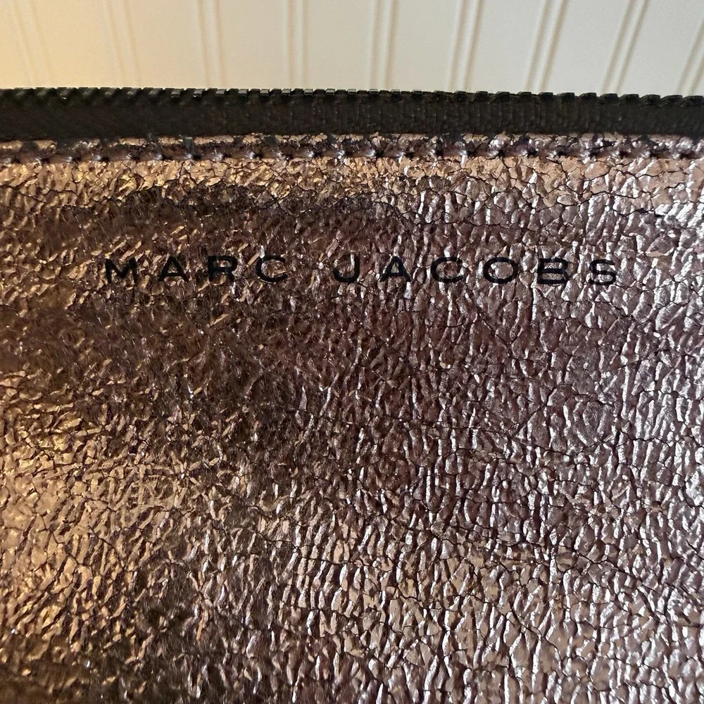 Marc Jacobs Neiman Marcus Rose Gold Leather Zip Clutch Makeup Cosmetic Bag Pouch